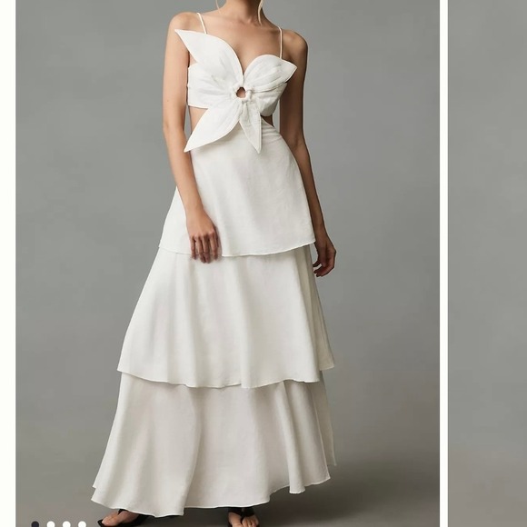 FARM Rio Dresses & Skirts - FARM Rio Off-White Flower Maxi Dress Cutout Tiered 309145 XXS New